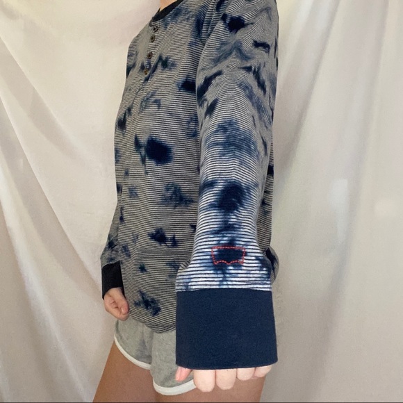 Levi’s Blue Tye Dye Striped Long Sleeve Shirt - Picture 4 of 7